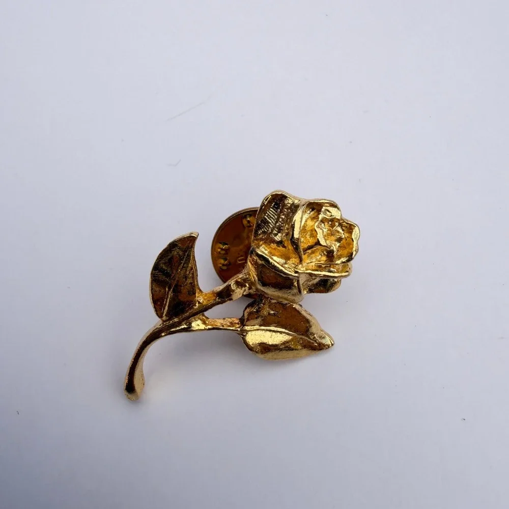 Source Unknown rose shaped
